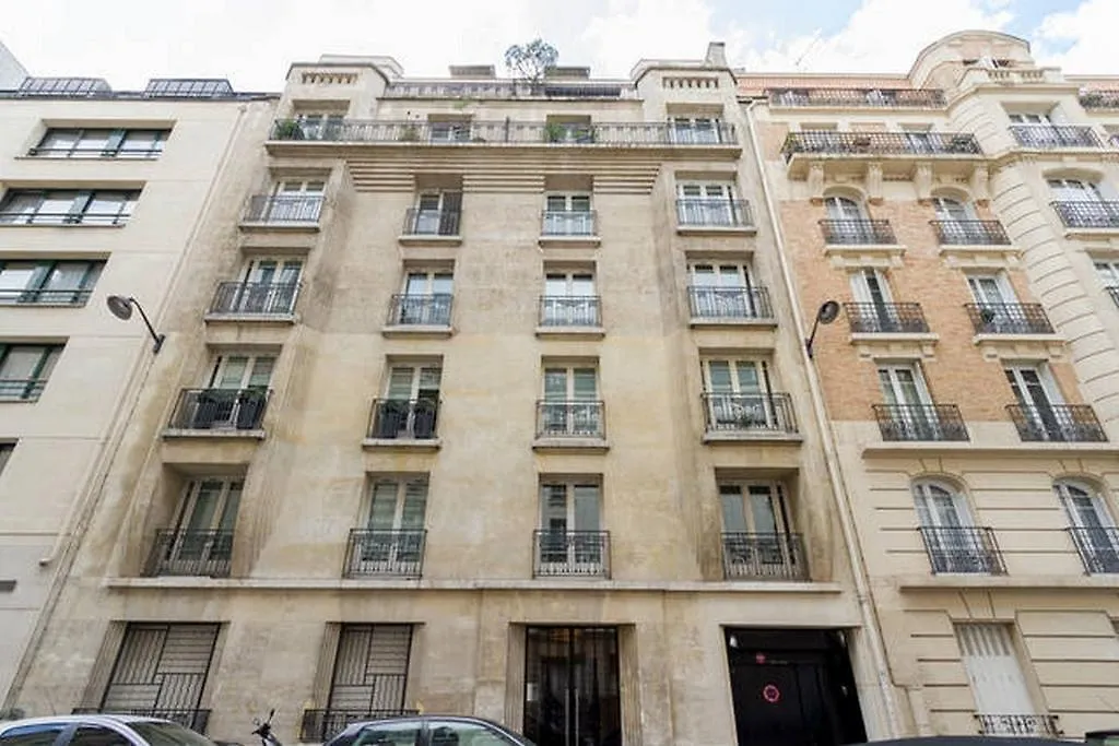 Luxury Flat With Patio Garden Apartment Paris