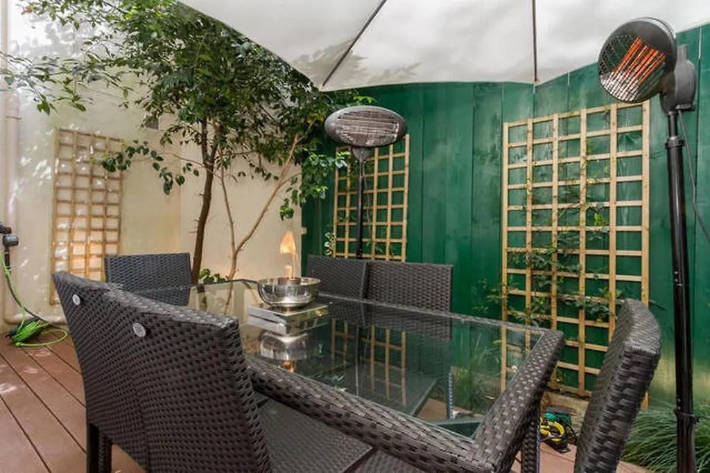 Luxury Flat With Patio Garden *